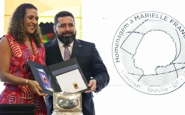 Anielle Franco e Correios celebram Marielle com novo selo
