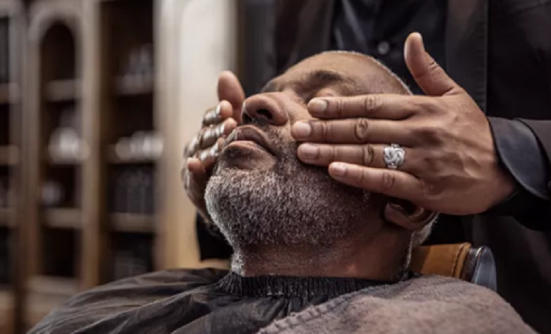 Foliculite é preocupação, especialmente para pele negra; veja tratamento Veja o que é e como