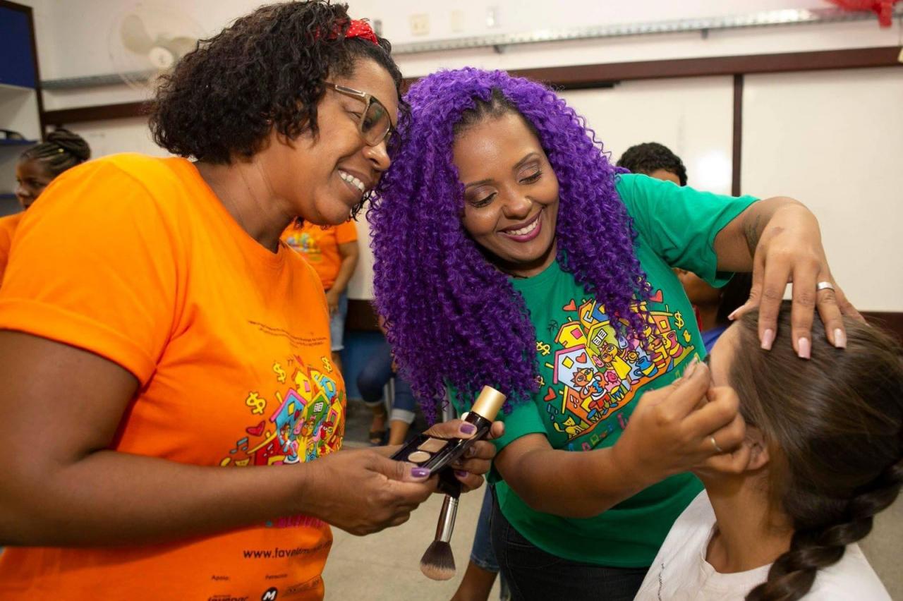 CAPACITAÇÕES PARA 300 JOVENS E ADULTOS, NO CAJU, COMEÇOU NO DIA 8