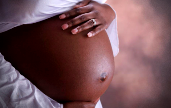 Mulheres negras desistem de ter filhos por medo, racismo e proteção à saúde mental