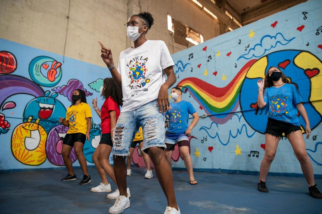 FAVELA MUNDO COMPLETA 12 ANOS COM MAIS DE 10 MIL CRIANÇAS E ADOLESCENTES BENEFICIADOS
