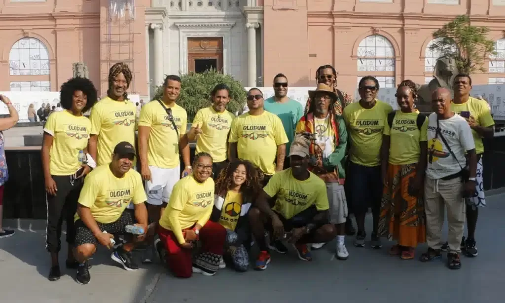 Cabeças se enchem de liberdade’: Músicos e estudantes da escola Olodum visitam o Egito