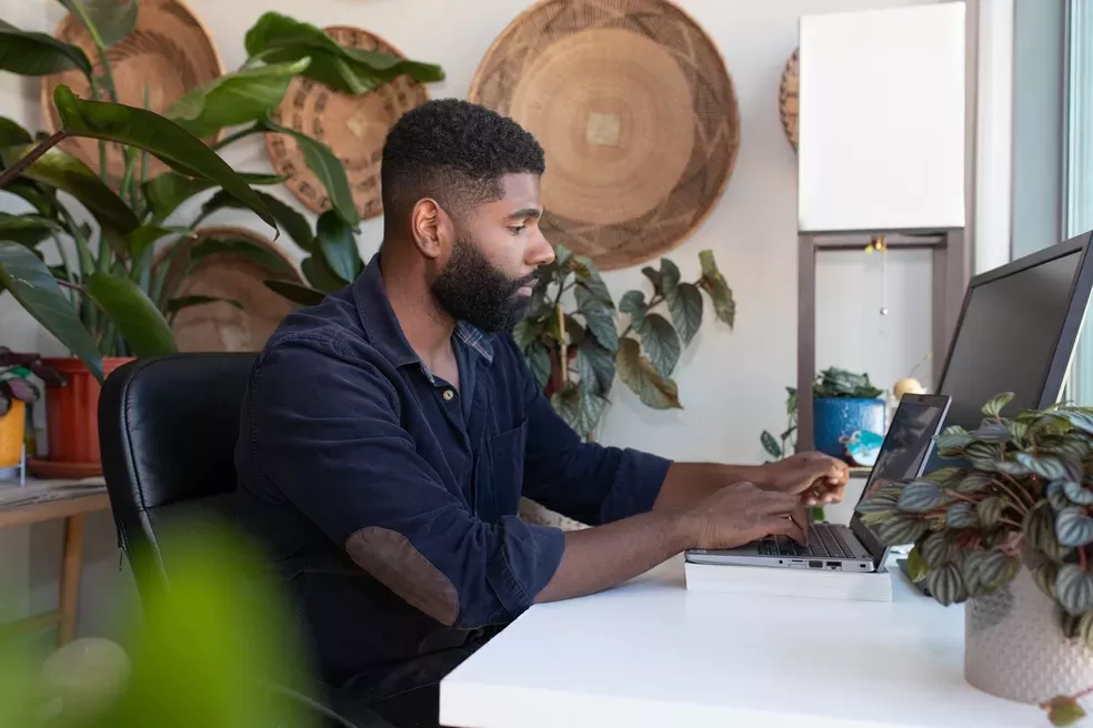 Melhora do emprego é menor para trabalhadores negros