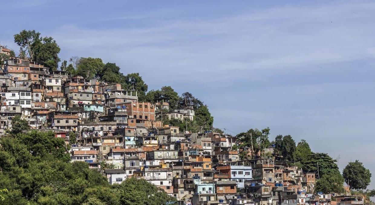 QUAL ESPAÇO A PERIFERIA OCUPA NA FORMAÇÃO E NAS FORMULAÇÕES POLÍTICAS?