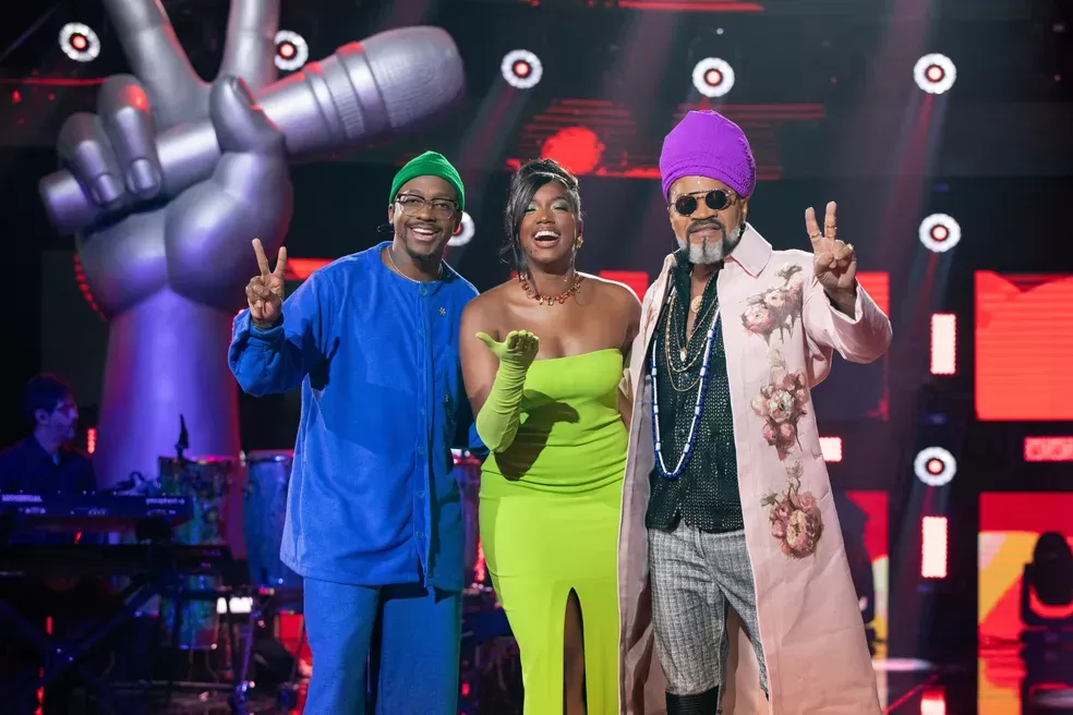 CARLINHOS BROWN, IZA E MUMUZINHO: JUNTOS E ARRASANDO NO THE VOICE KIDS!