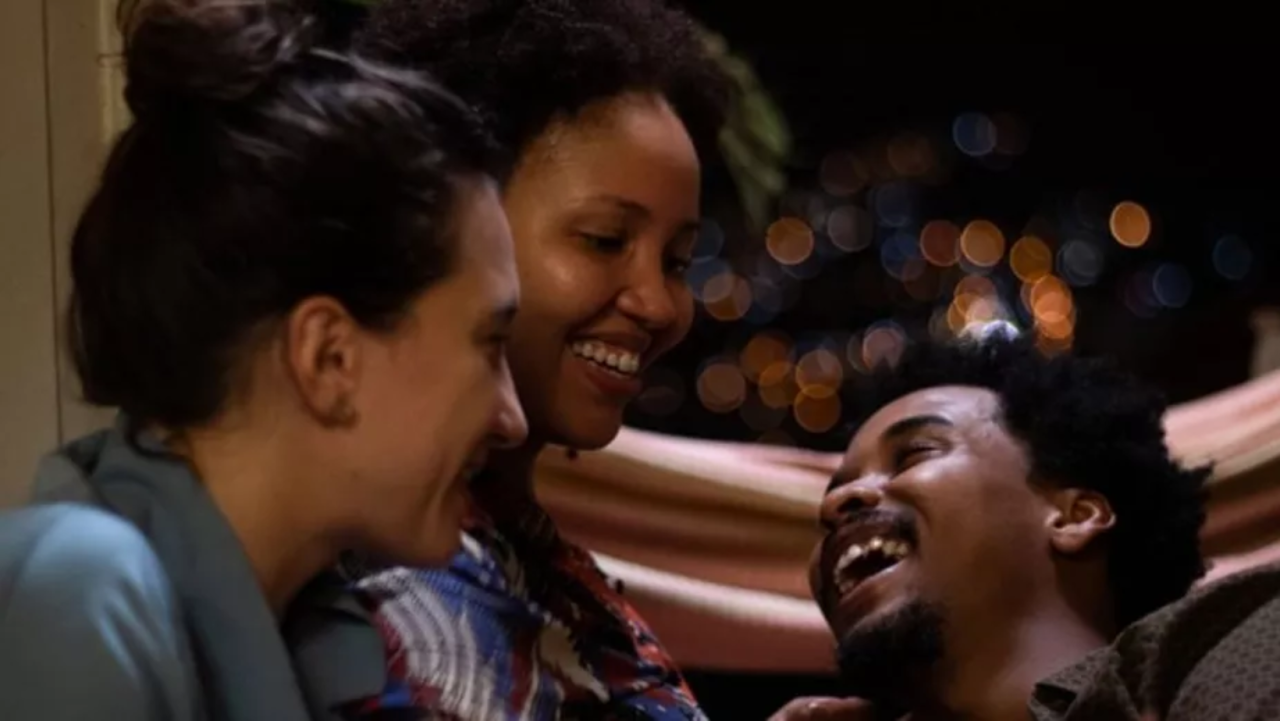 Descubra a Regra 34: o filme que promete chocar nas plataformas de streaming!