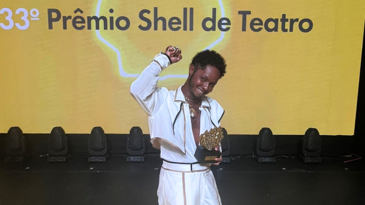 O talento de Clayton Nascimento é reconhecido com o Prêmio Shell de Melhor Ator