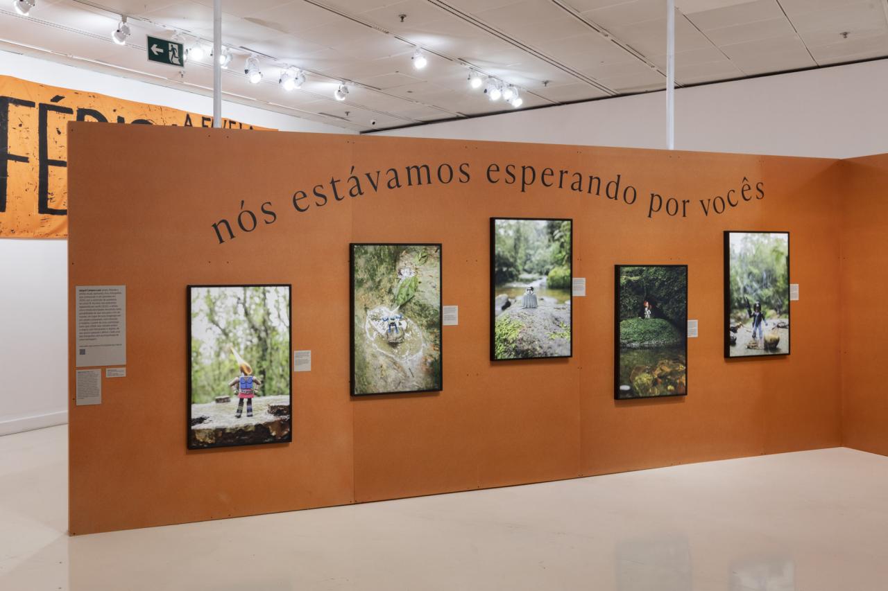 Performance de abigail Campos Leal marca etapa final  da exposição Um século de agora no Itaú Cultural