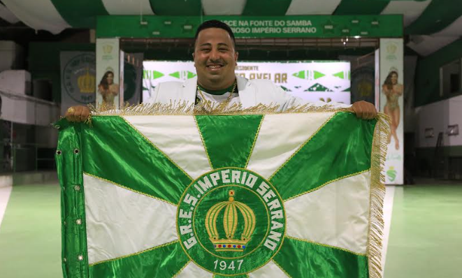 SAMBA DE RAIZ: IMPÉRIO SERRANO RESGATA TRADIÇÃO COM NOVO INTERPRETE E MÚSICA CLÁSSICA