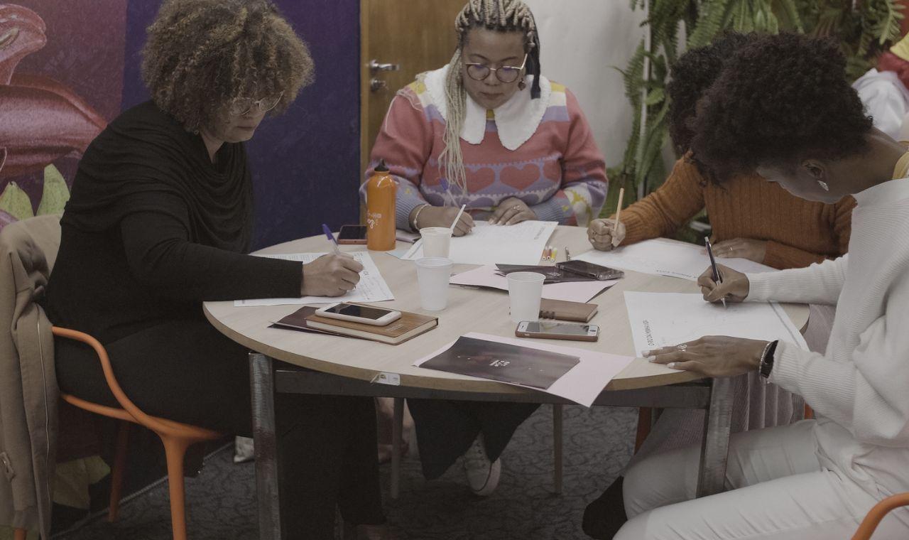 Ambev, em parceria com a PretaHub, lança edital para apoiar projetos de economia criativa