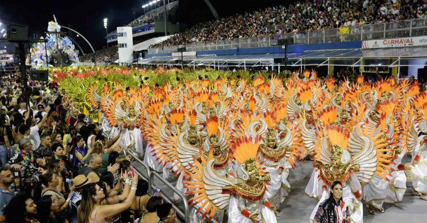Saiba quais serão as escolas que vão desfilar na sexta e no sábado de carnaval em São Paulo