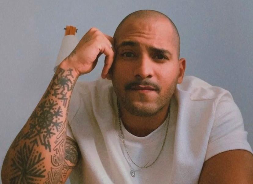 Santino aposta nos ritmos baianos em seu novo single 