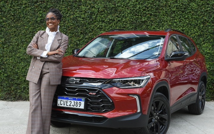 Chevrolet e Djamila Ribeiro iniciam movimento por um trânsito mais igualitário