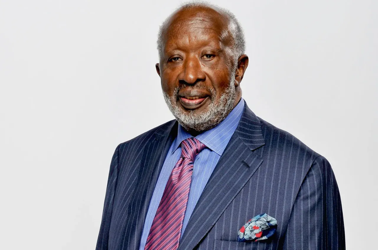 Adeus a uma lenda: Clarence Avant, morre aos 92 anos