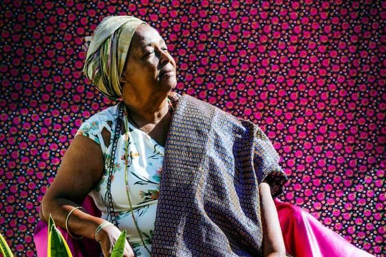 FOTOS | Mãe Bernadete é sepultada ao Lado do filho e família exige justiça