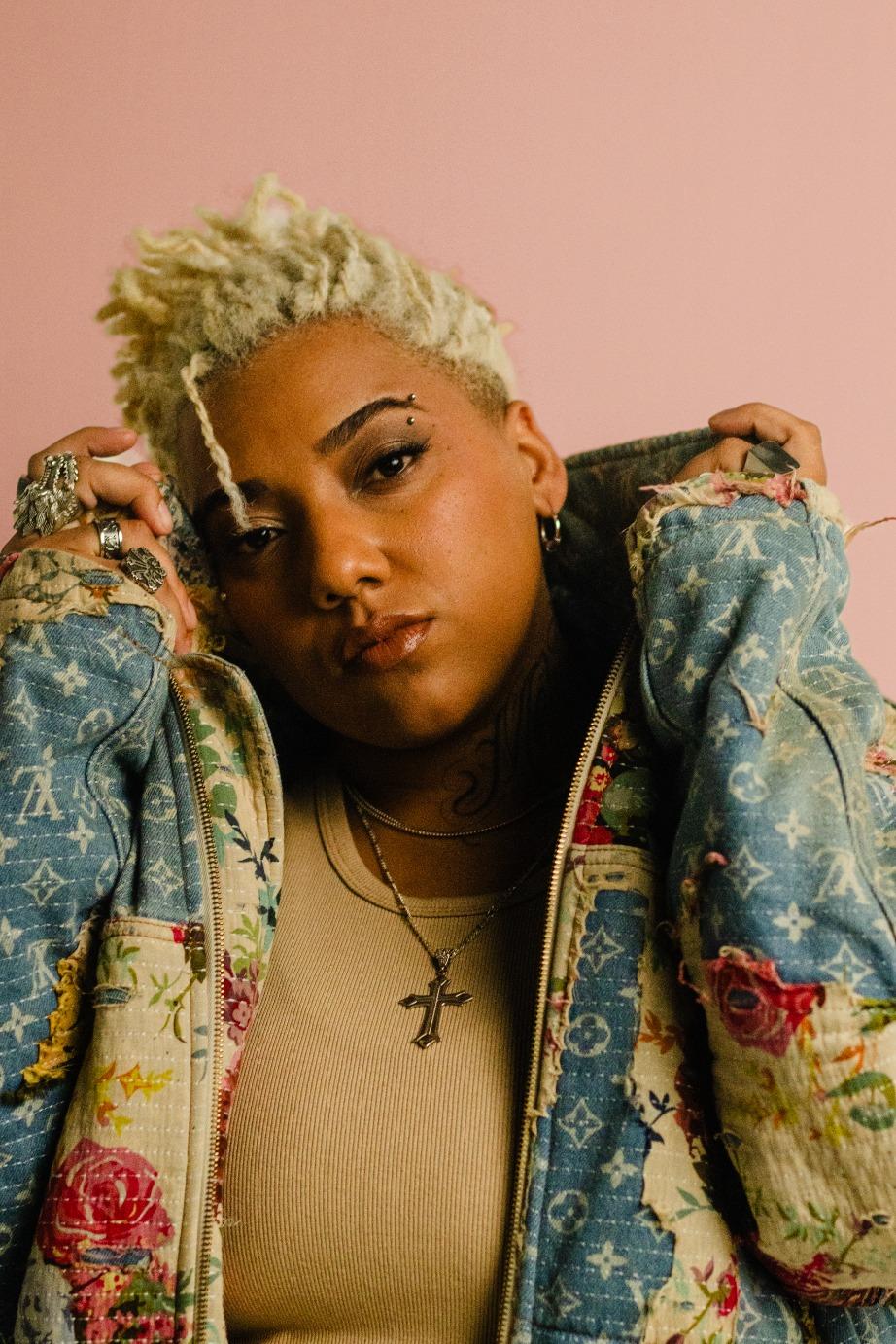 Iza Sabino lança single 