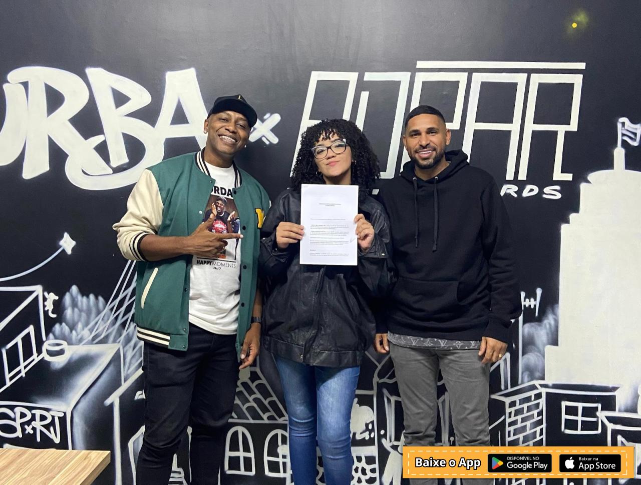 Jovem promessa da periferia, Sarah Oliver assina com empresário de Kevin o Chris