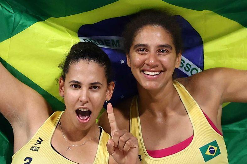 Ana Patrícia e Duda conquistam ouro olímpico no vôlei de praia