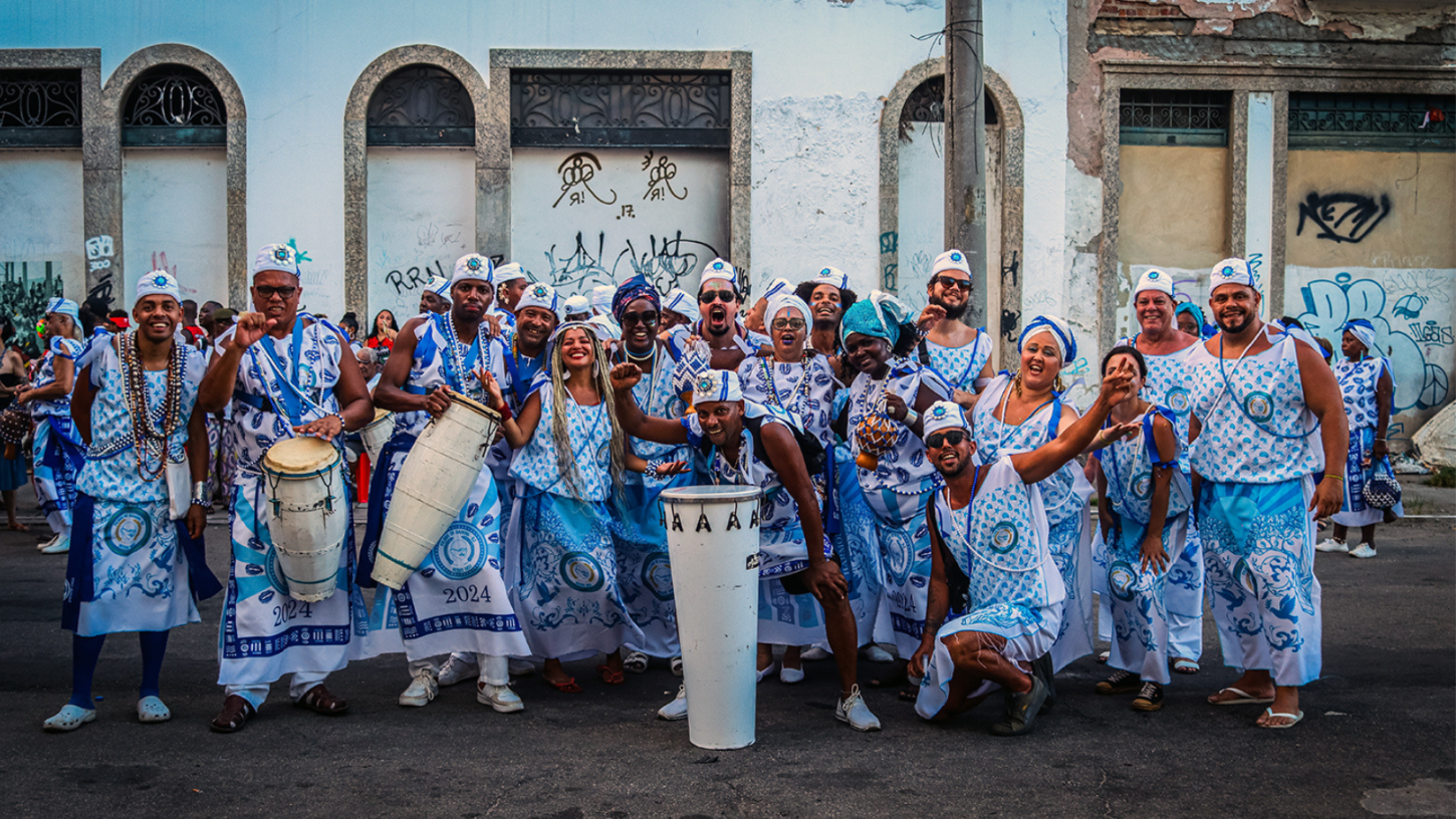 Bloco Afoxé Filhos de Gandhi comemora 73 anos no Rio de Janeiro