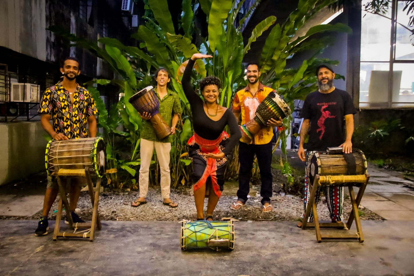 DanzÁfrica Mandén compartilha saberes da dança, percussão e canto do oeste da África