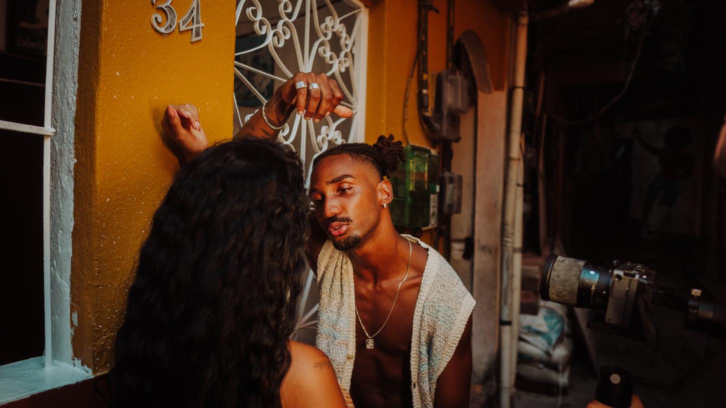 A afirmação musical de uma diáspora que não esquece suas raízes.