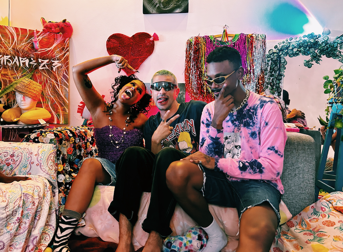 Barbarize e Oreia convidam a hackear a realidade em “Imagina”