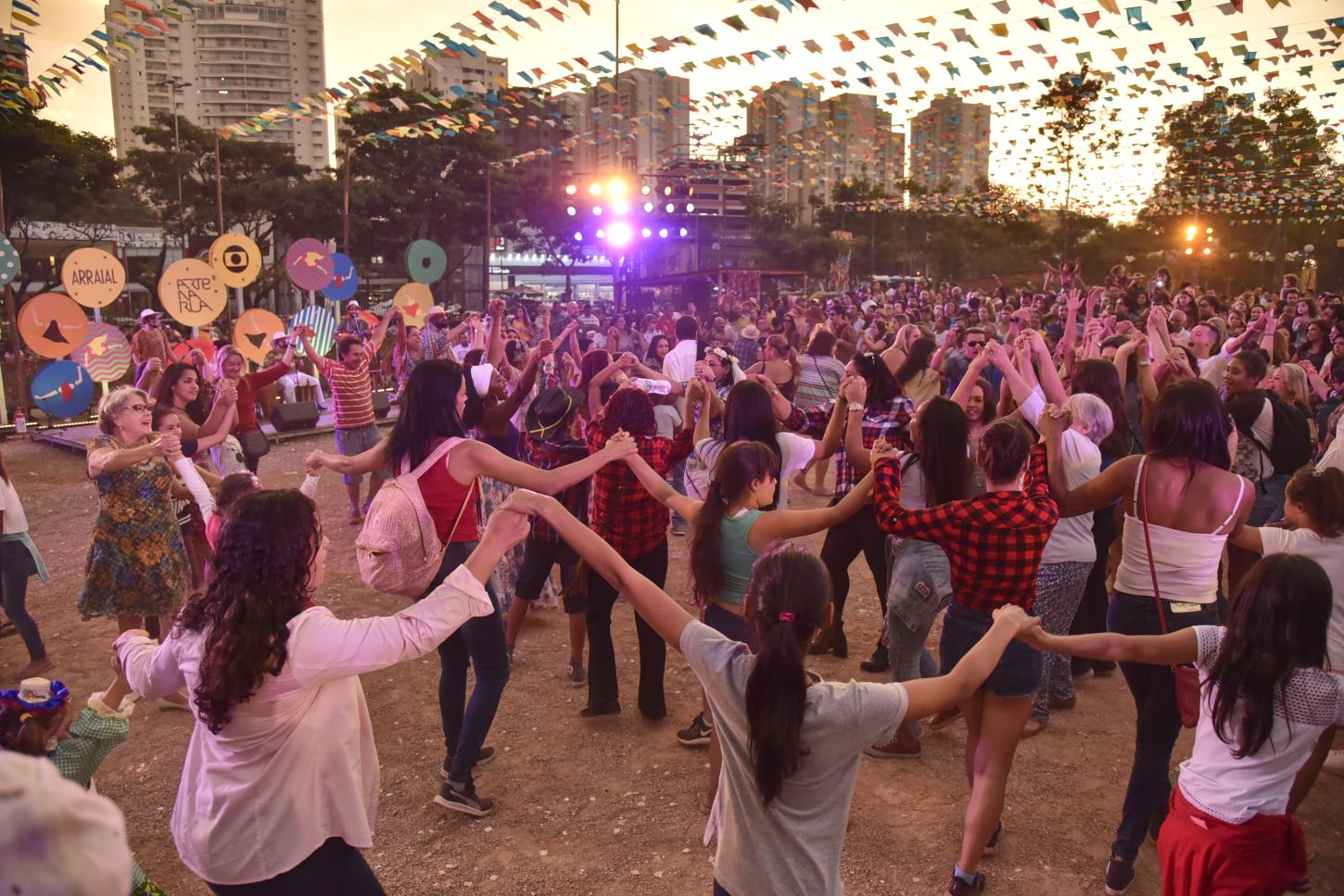Arte, fé e resistência: Arraial TáDito celebra 10 anos como um dos maiores festivais juninos de São Paulo