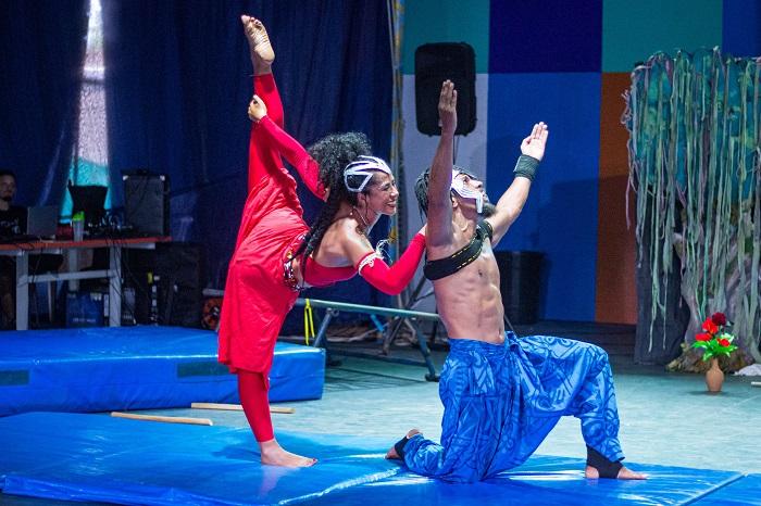 Espaço O Poste recebe espetáculo do Circo Experimental Negro