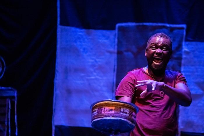 Artista africano Klemente Tsamba realiza reencontro com o Espaço O Poste