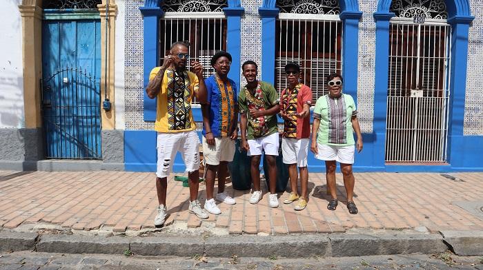 Coco da Liberdade faz lançamento do EP Vermelho com show no Bar do Ró, em Olinda, e mais apresentações de atrações locais