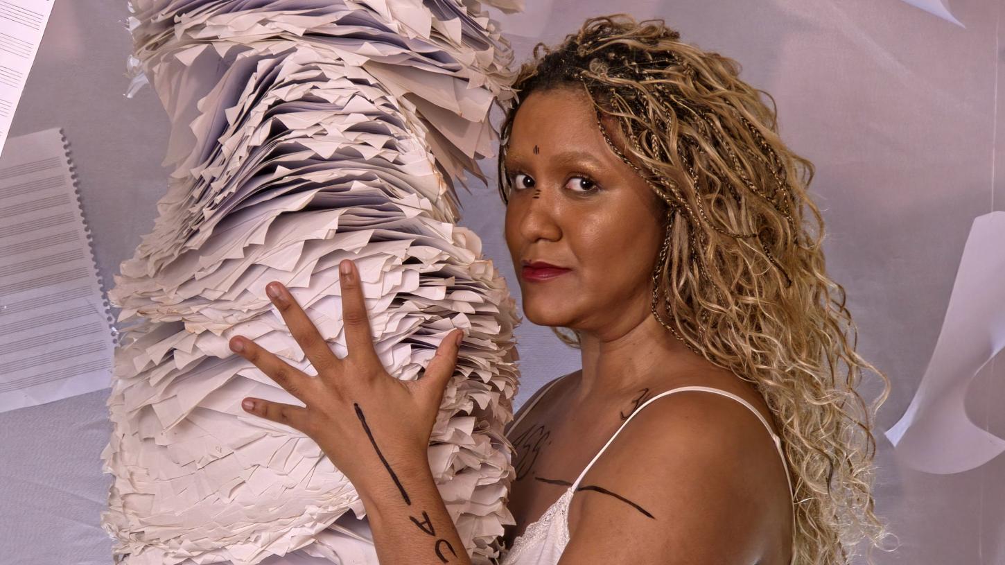 Luiza Loroza lança single duplo: “Copo D’Água + Trato”