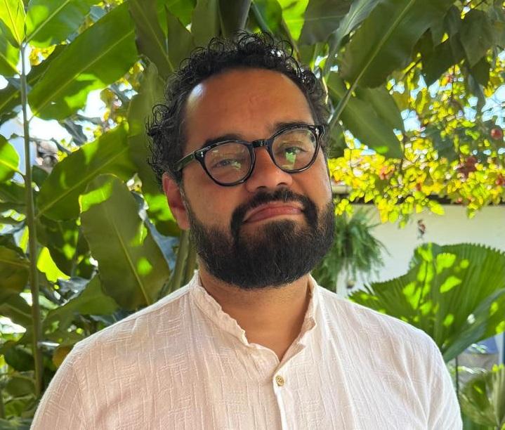 Escritor negro Anderson Estevan lança “Samba de sétimo dia”, livro que celebra ancestralidade, samba e vida na periferia 