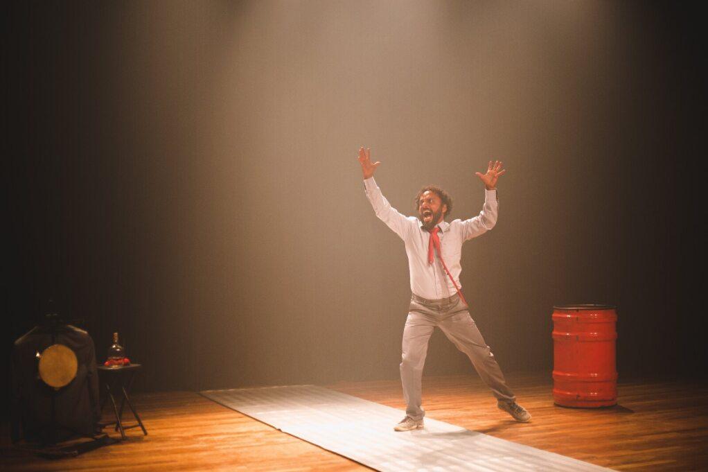 Espaço O Poste celebra 21 anos de existência com espetáculos de teatro do Rio de Janeiro, Pernambuco e Bahia
