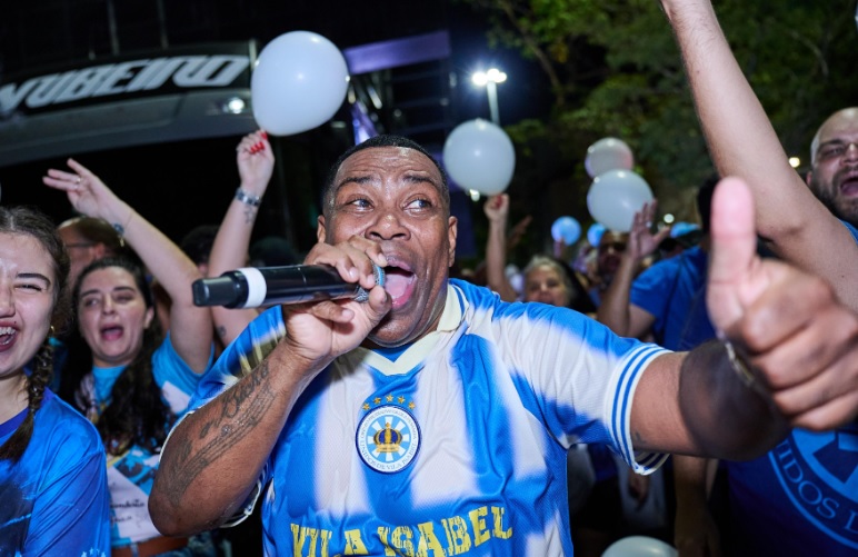 Vila Isabel pulsa no Boulevard 28 de Setembro com samba precioso