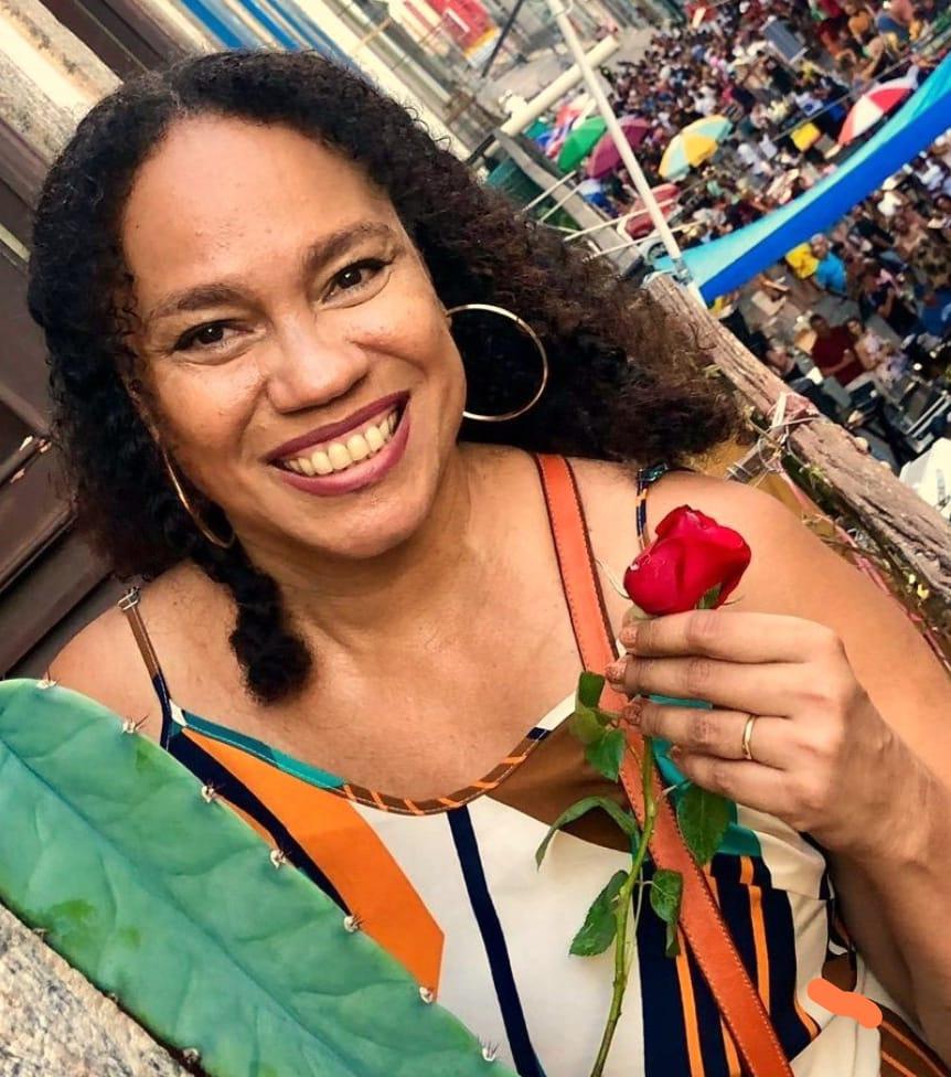 Editora de Carla Cintia Conteiro faz lançamento do livro “Vozes MulherizArte na Maturidade”