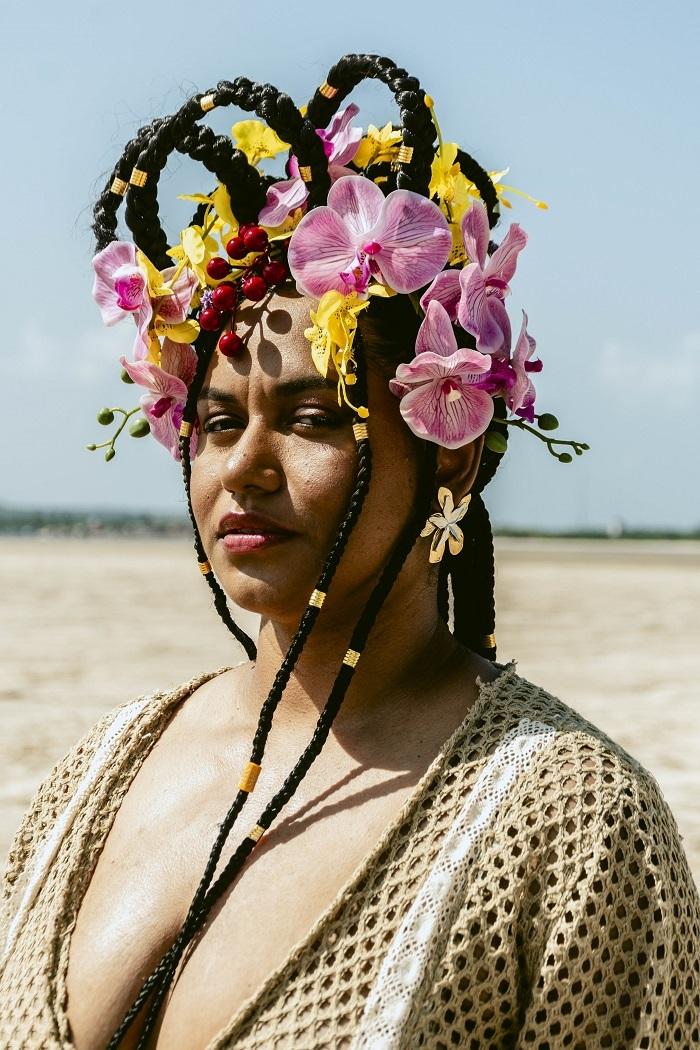 Luana Tavares lança álbum visual Outro Astral com afropernambucanas em Goiana/PE: corpos, vozes, performances e território