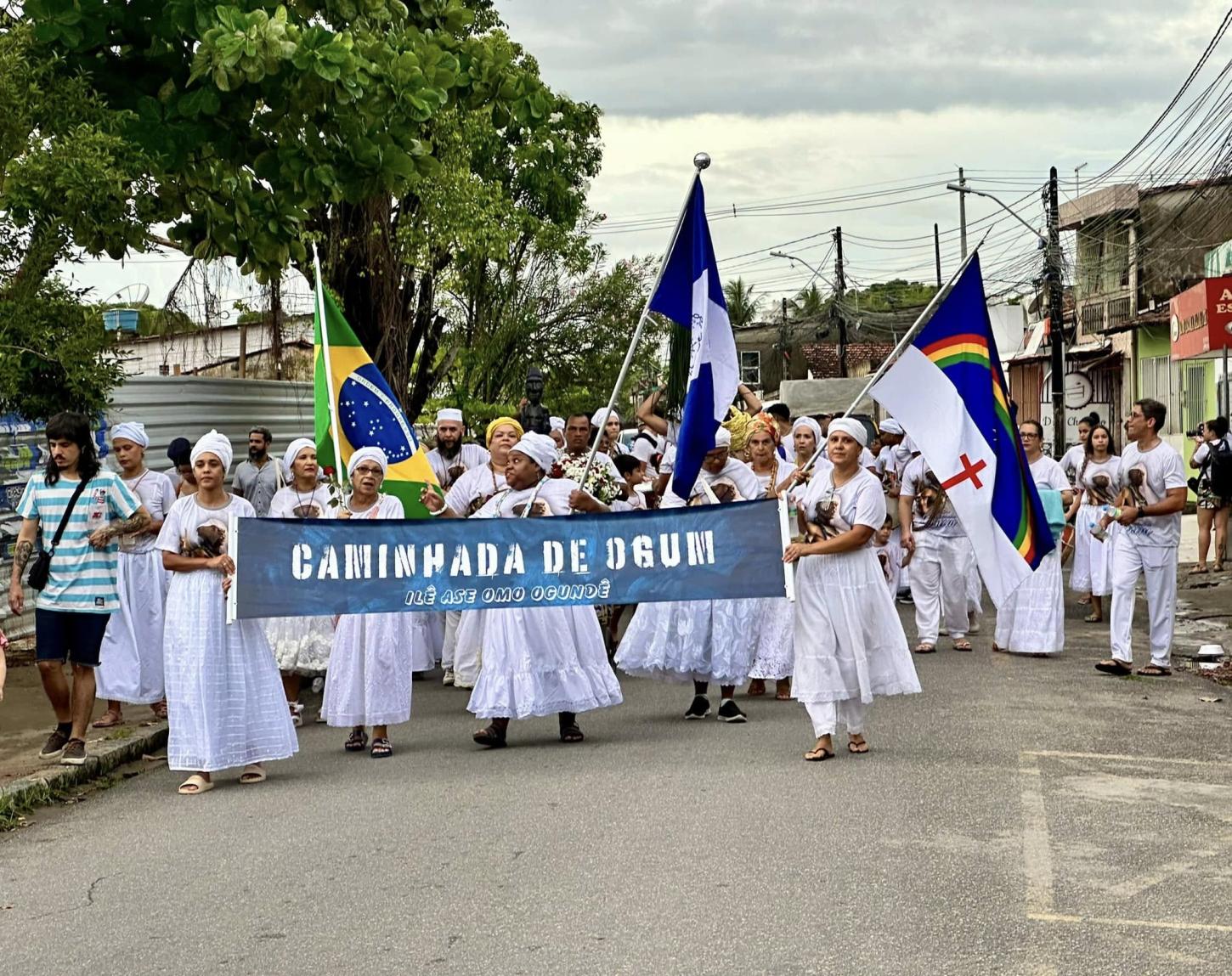 Caminhada de Ogum ocupa as ruas com fé, cultura e enfrentamento ao racismo religioso