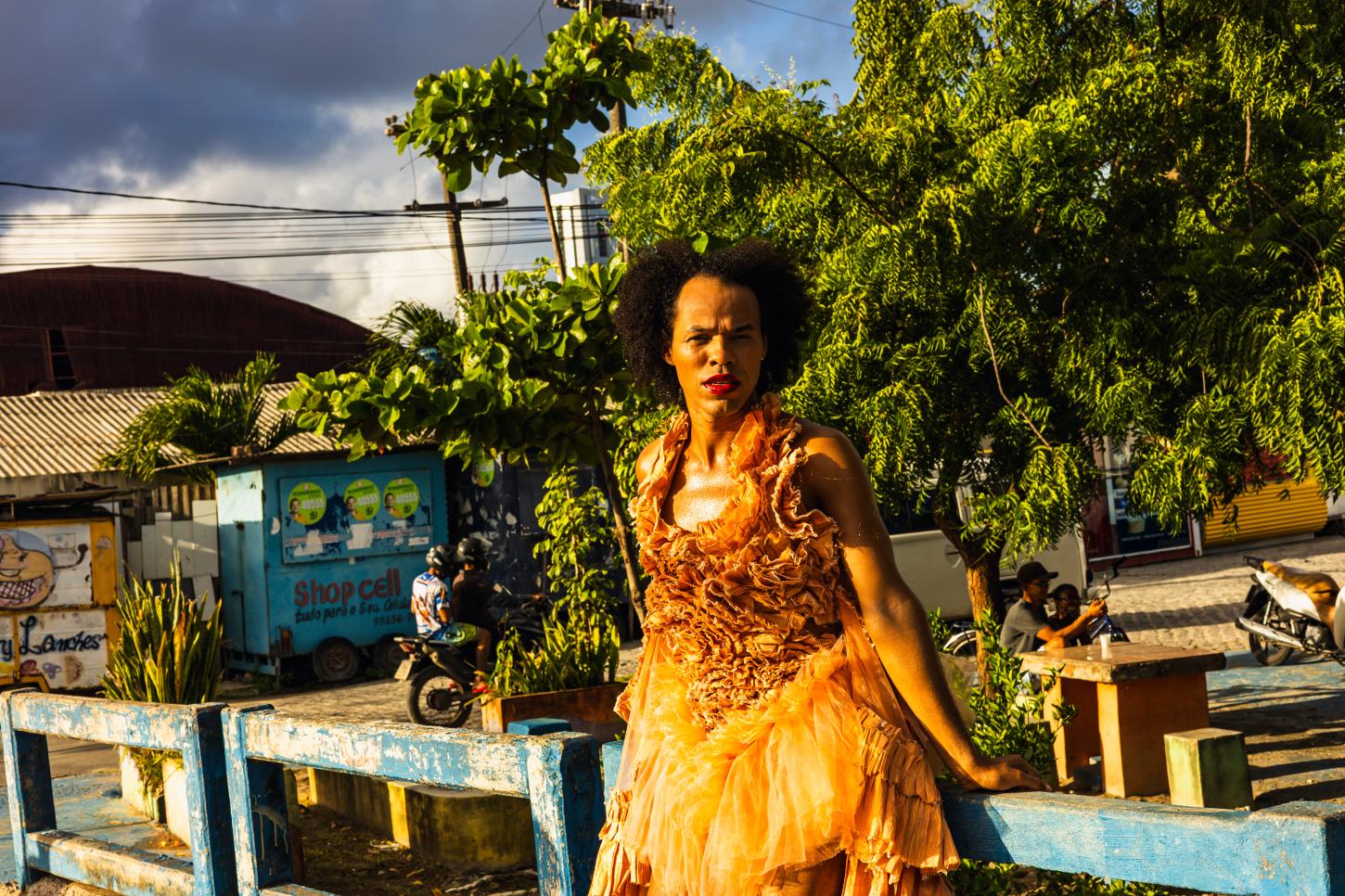 Caetana lança “Bicha Treme Terra” e transforma pista em manifesto de liberdade e resistência LGBTQIA+