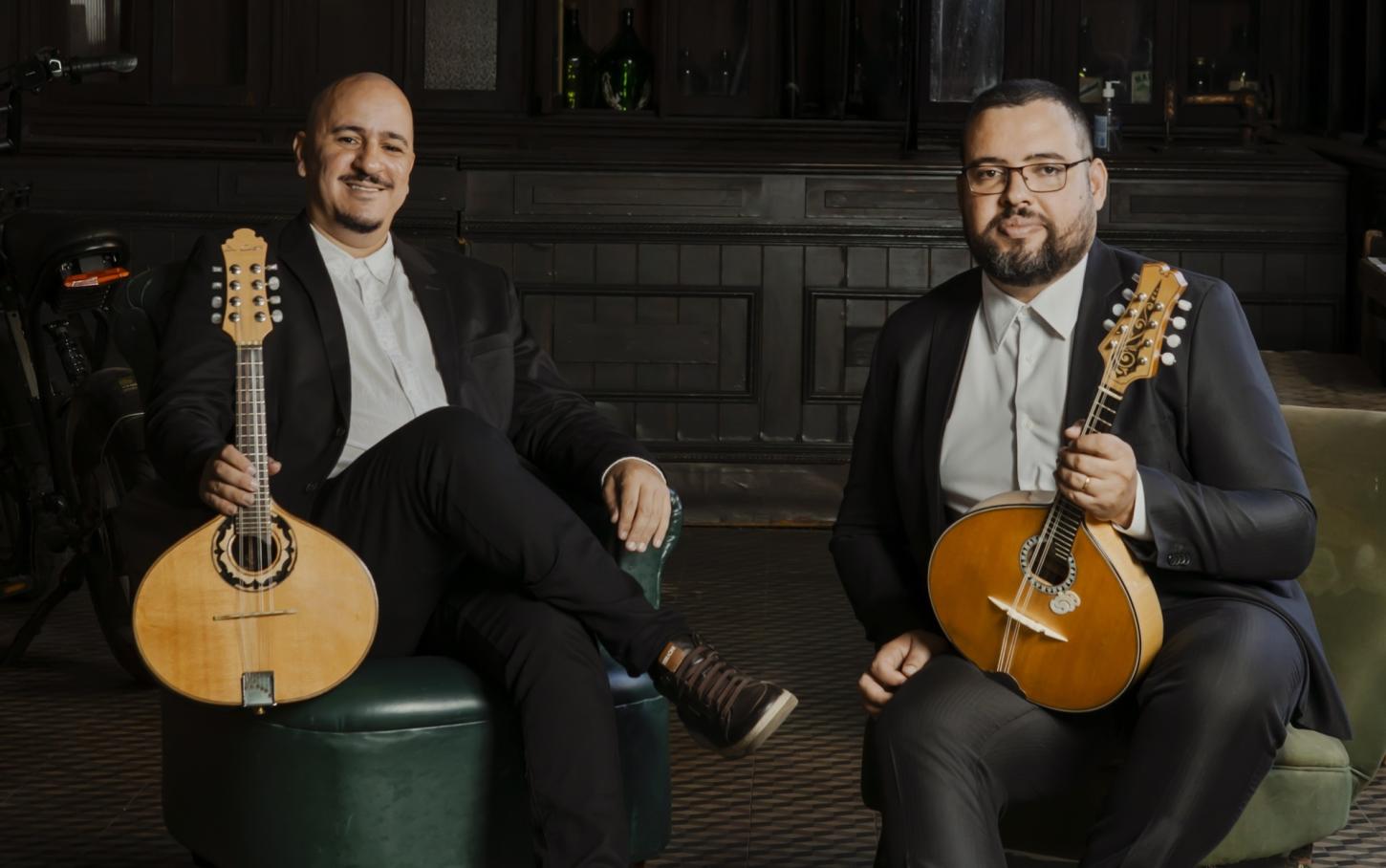 Conservatório de Tatuí recebe o Banduo lançando Dobras, concebido para dois bandolins