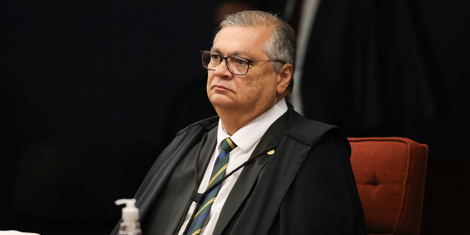 Ministro Flávio Dino inicia investigação sobre emendas parlamentares destinadas a produtora de filme de Bolsonaro