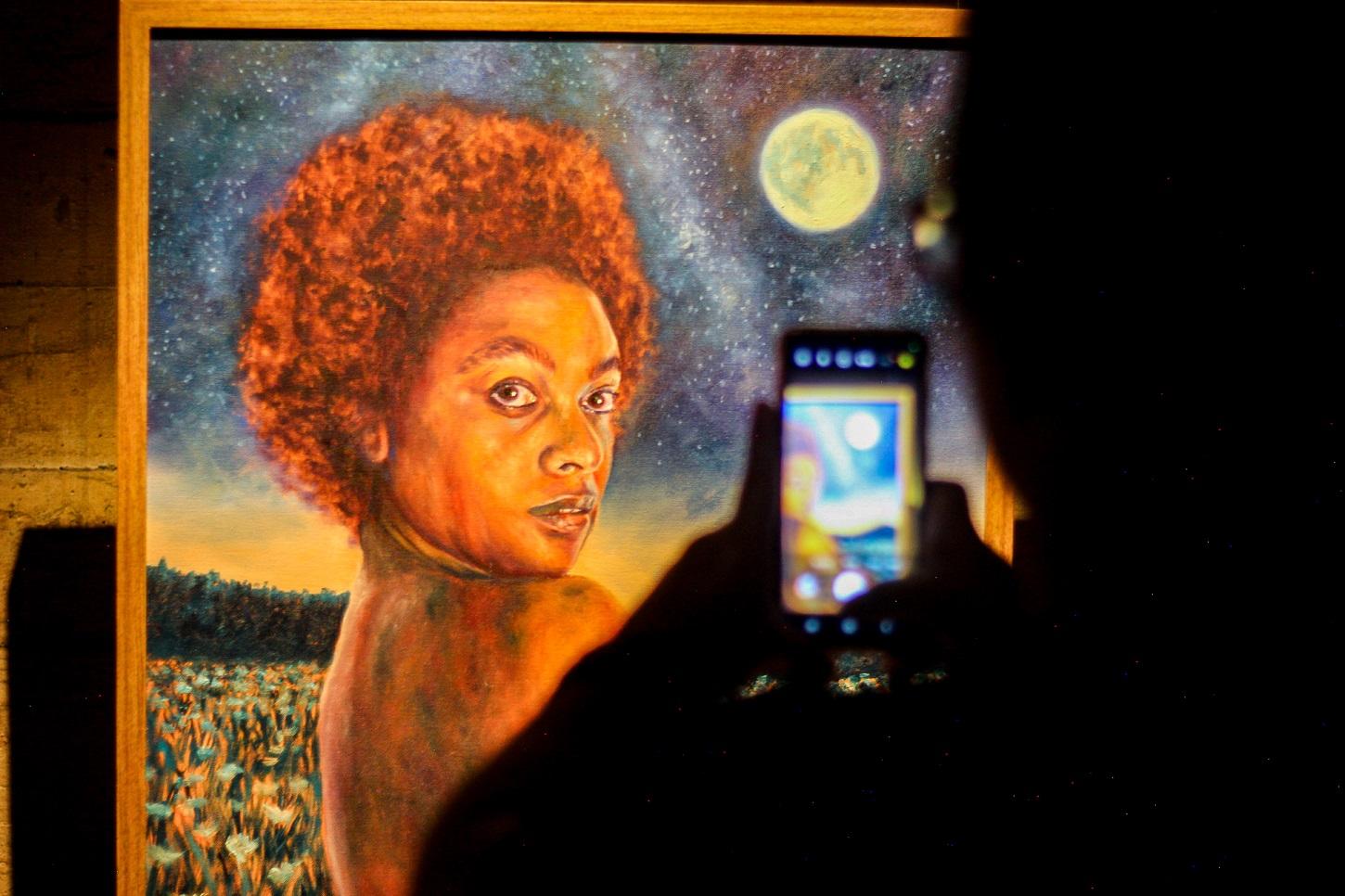 Exposição autoral Onde moram os sonhos, de Marina Zardo, apresenta telas com universos de liberdade e transformação