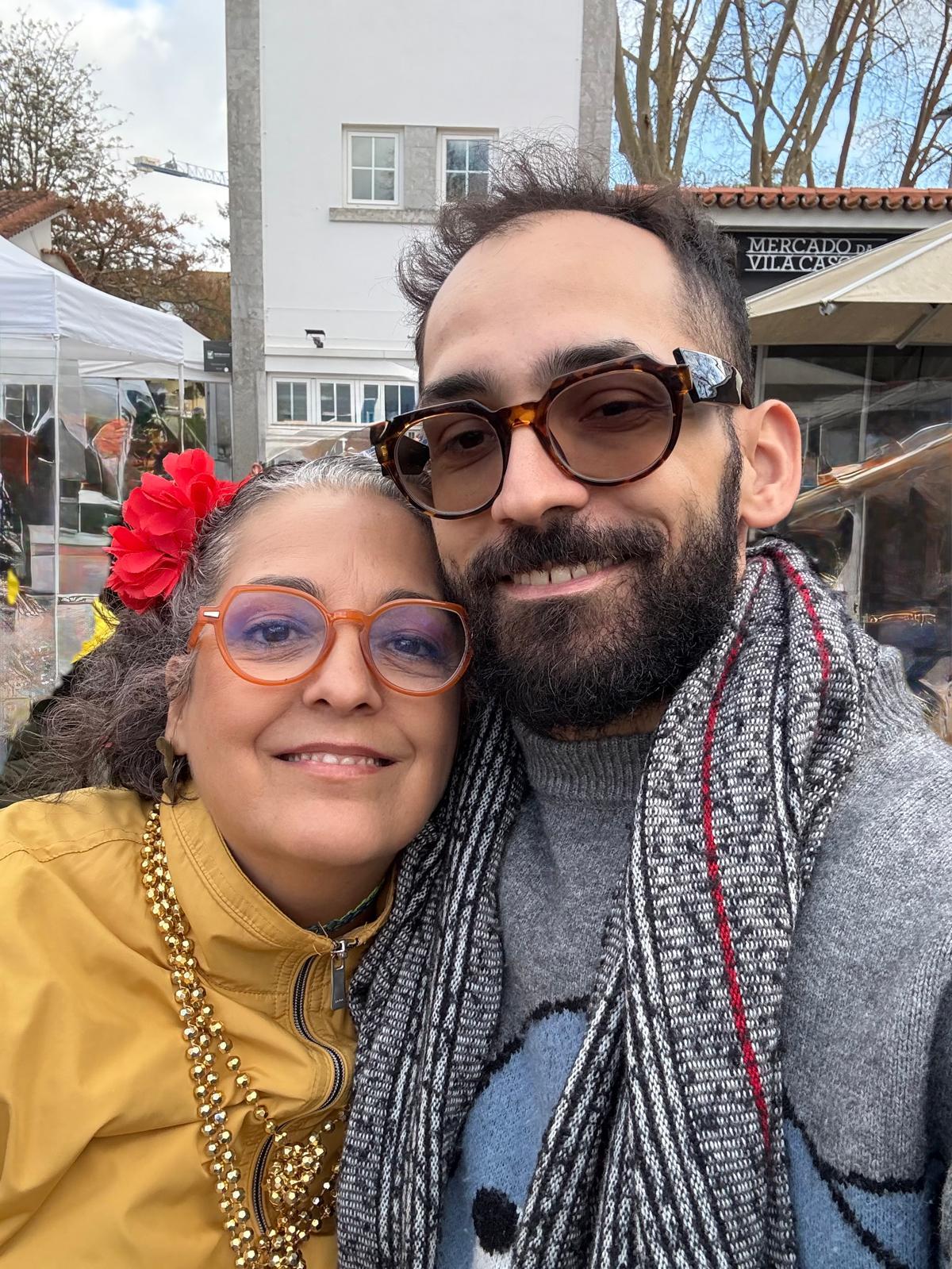 No Mês das Mães, Felipe Caneca lança o álbum “DEUS” com participação da própria família