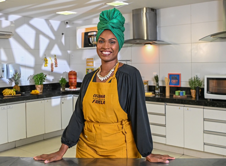 Passista da Viradouro e da Porto da Pedra leva sua cozinha afetiva a reality show da Globo