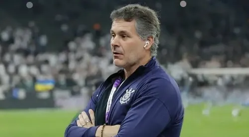 Conselheiros do Corinthians solicitam afastamento de Armando Mendonça