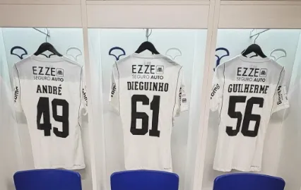 Corinthians enfrenta séria crise financeira, com atrasos salariais impactando o clube