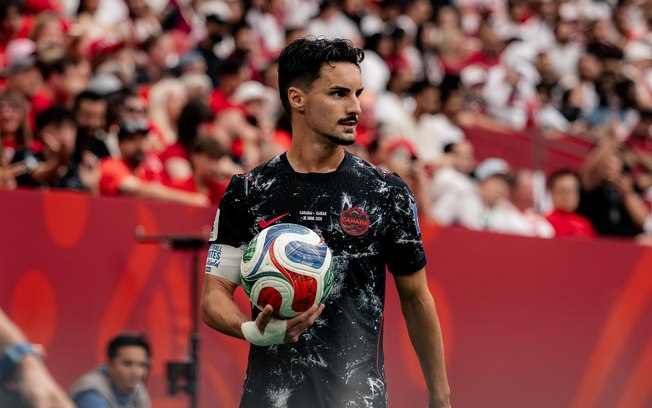 Stephen Eustáquio garante vitória histórica para o Canadá nos mata-matas da Copa do Mundo