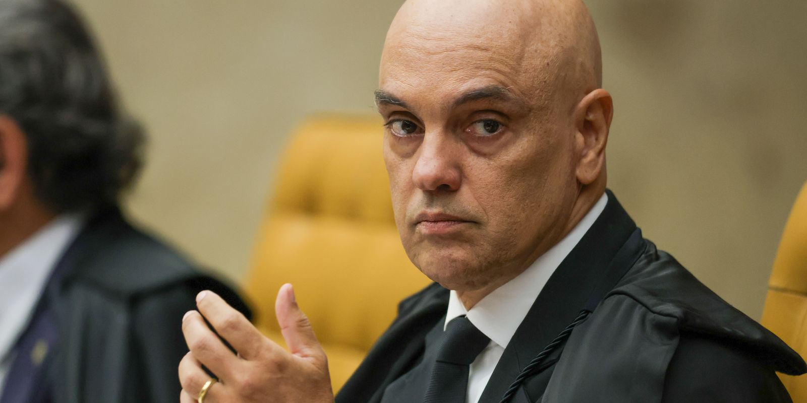 Fachin autoriza AGU a atuar em defesa de Moraes em processo nos EUA
