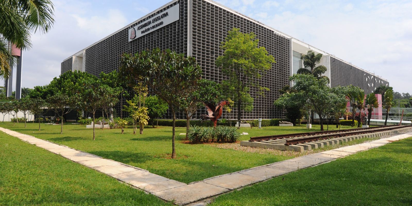 Mais de 70 mulheres enfrentaram cassações de mandatos no Brasil em uma década