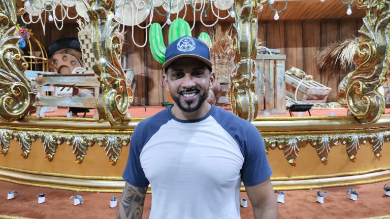 Acadêmicos de Niterói renova com carnavalesco Tiago Martins para o Carnaval 2027