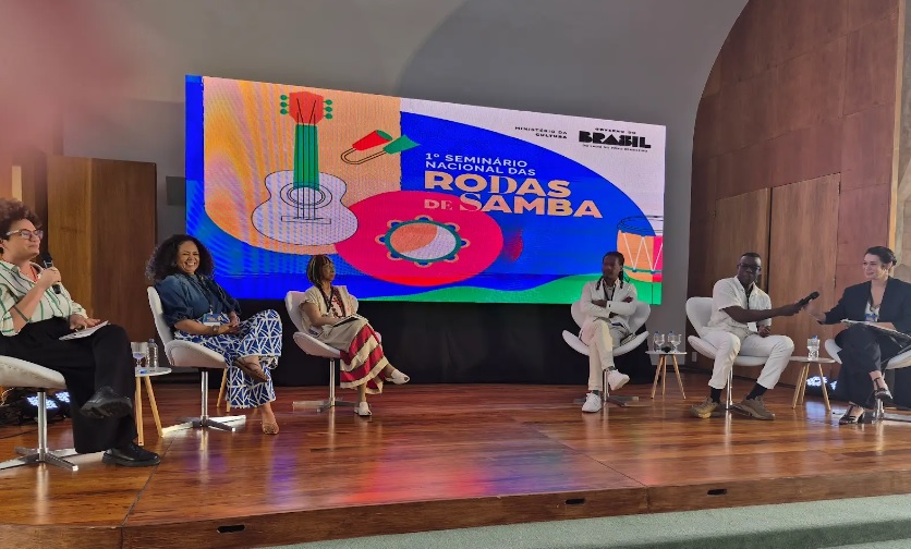 Helena Theodoro exalta o poder do samba em seminário no Rio de Janeiro